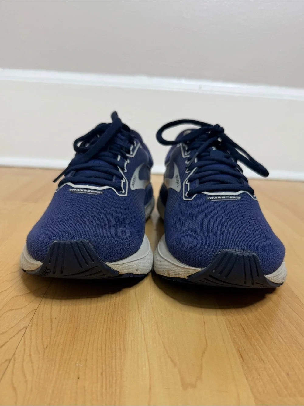 Brooks Transcend 7 Men’s Size 8.5 D Navy Blue Running Shoes